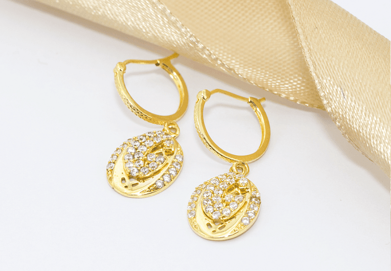 Mua hoa tai vàng 18K uy tín, đẳng cấp tại Glosbe & Co