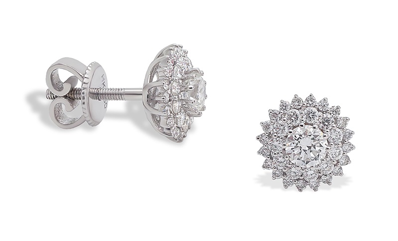 Khuyên tai vàng 18K đính kim cương