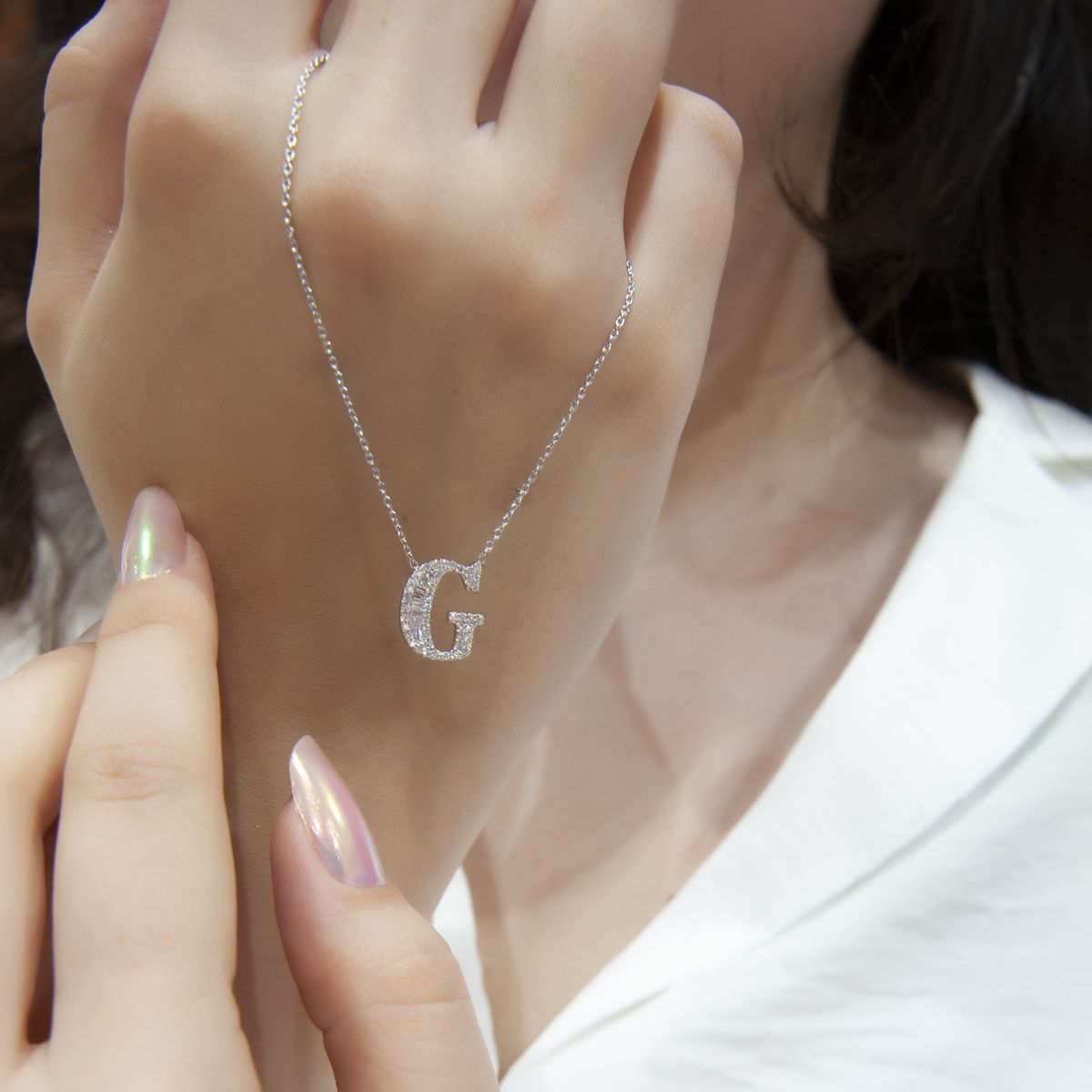 Dây chuyền kim cương hình chữ cái