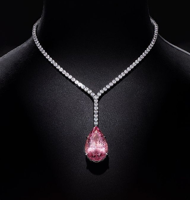 Dây chuyền kim cương hồng