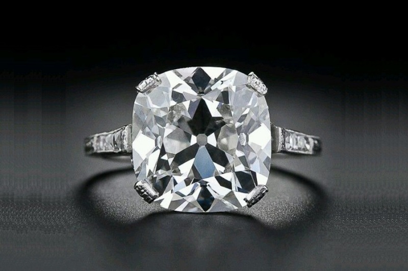 Mẫu kim cương hình Cushion