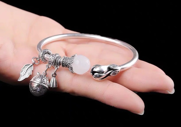 Vòng tay nam bạc mix đá hiện đại, phá cách