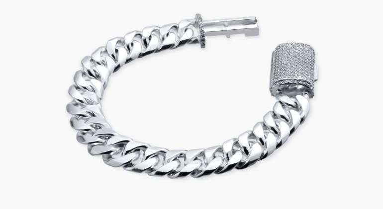 Thiết kế Cuban mắt xích kinh điển chưa bao giờ lỗi mốt cho phái mạnh.