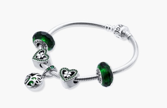 Vòng tay nữ bạc mix charm theo yêu cầu