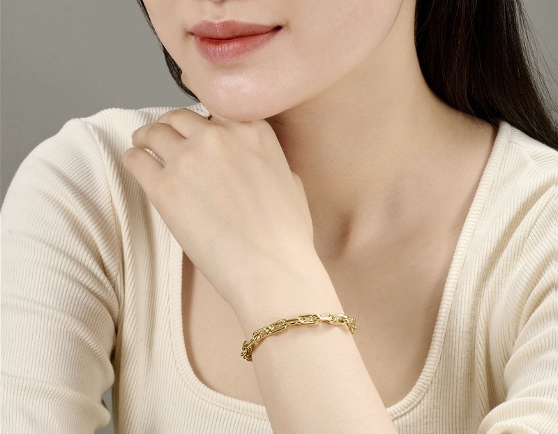 Mua lắc tay đẹp vàng 18K chuẩn chất lượng tại Glosbe & Co
