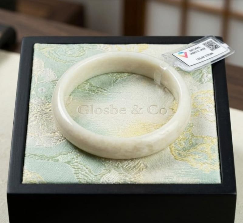 Mẫu vòng Phỉ thúy bản hẹ thanh lịch.