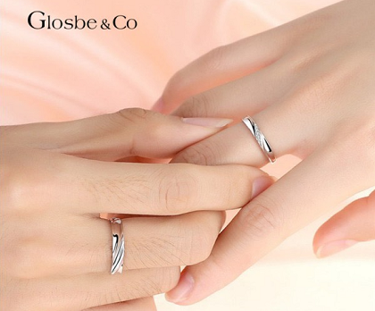 Nhẫn cưới họa tiết xoắn (Infinity), biểu tượng của tình yêu vô tận, không điểm dừng.