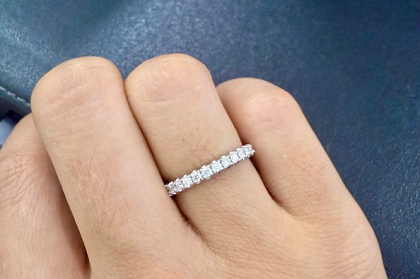 Nhẫn nữ vàng trắng 18K thiết kế đơn giản 
