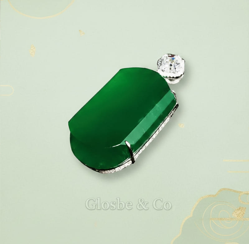 Khối ngọc Phỉ thuý đế vương lục đắt nhất thế giới Imperial Jade với sắc xanh mướt huyền thoại.