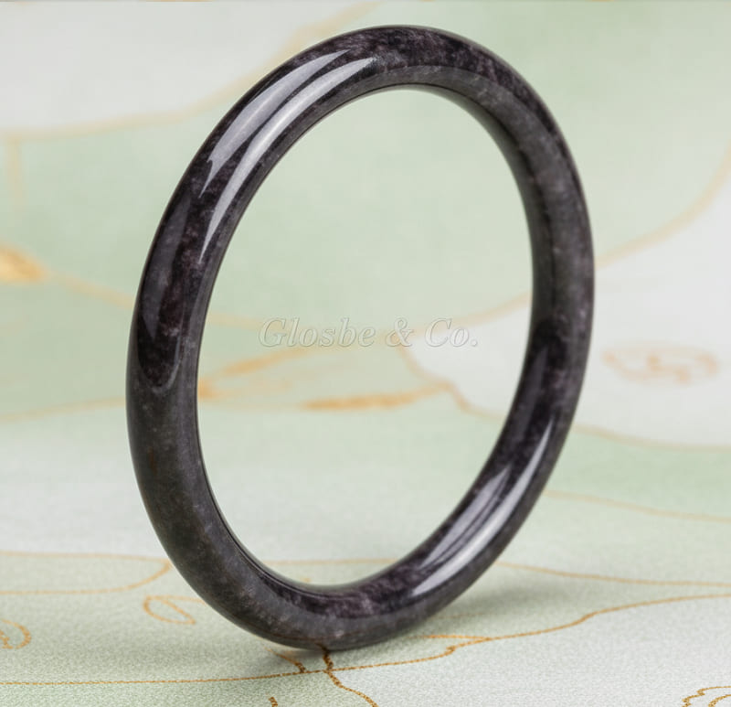 Trang sức phỉ thúy đen độc bản sang trọng