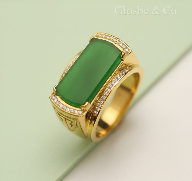 Nhẫn ngọc phỉ thúy nam giúp thu hút tài lộc và hanh thông sự nghiệp.