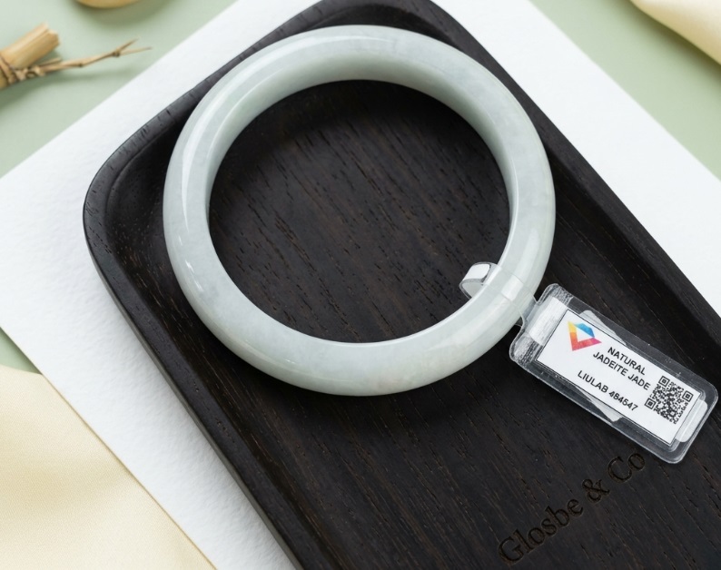 Nên chọn màu sắc phỉ thuý phù hợp với cung mệnh ngũ hành phong thuỷ.