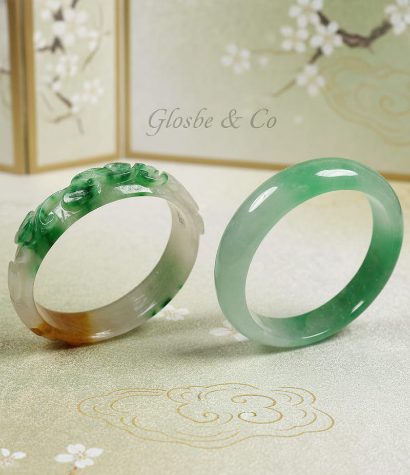 Cách phân biệt ngọc thật dưới ánh sáng.