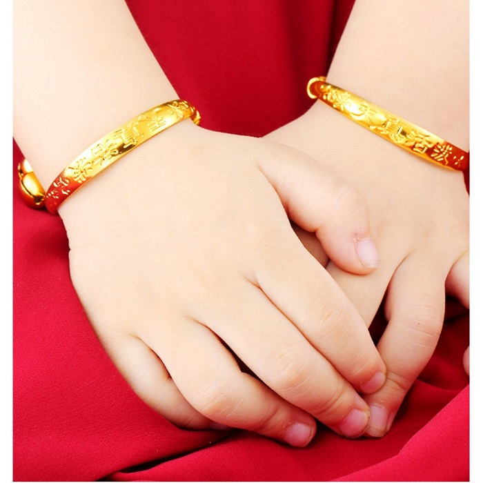 Lắc tay cho bé gái bằng vàng